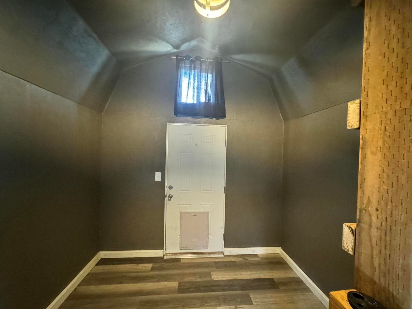 Photo of 906 NE Mahogany Street 24 of 32