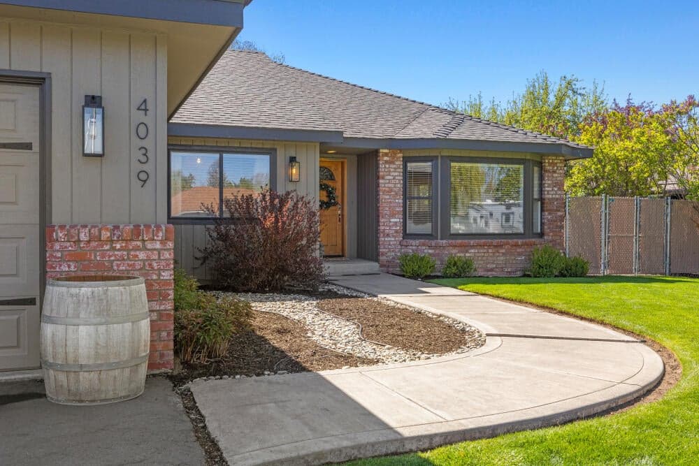 Photo of 4039 Valinda 3 of 33