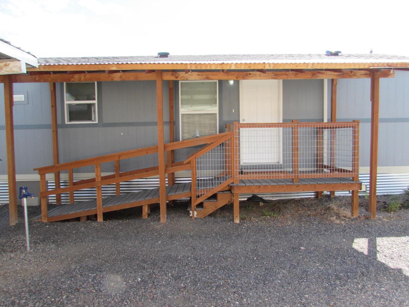 Photo of 1833 SW Canal Boulevard 7 of 20
