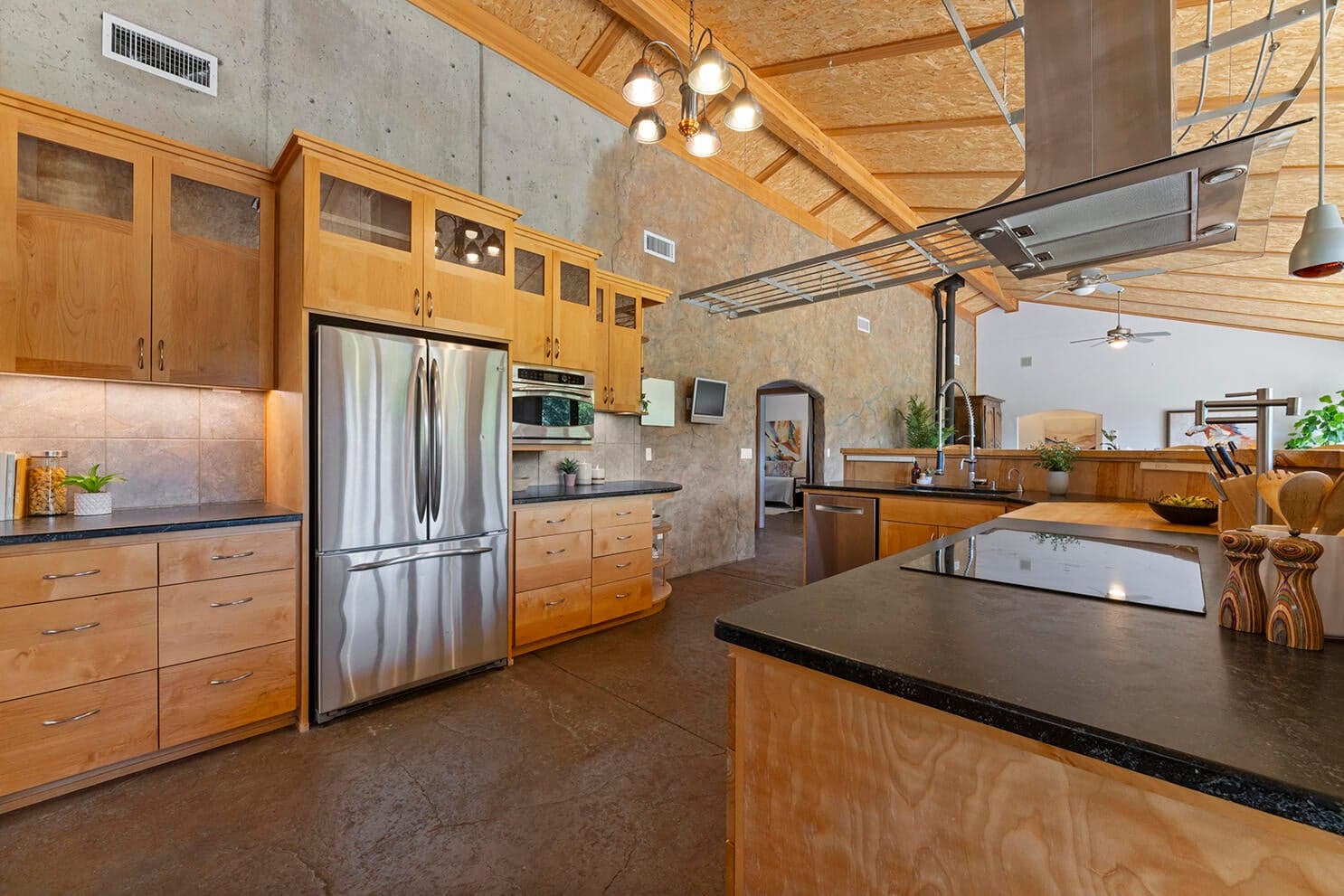 Photo of 1104 Upper Cow Creek 6 of 77