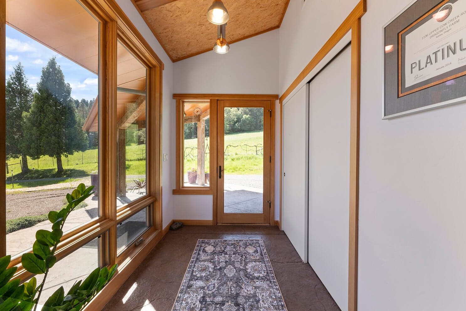 Photo of 1104 Upper Cow Creek 5 of 77