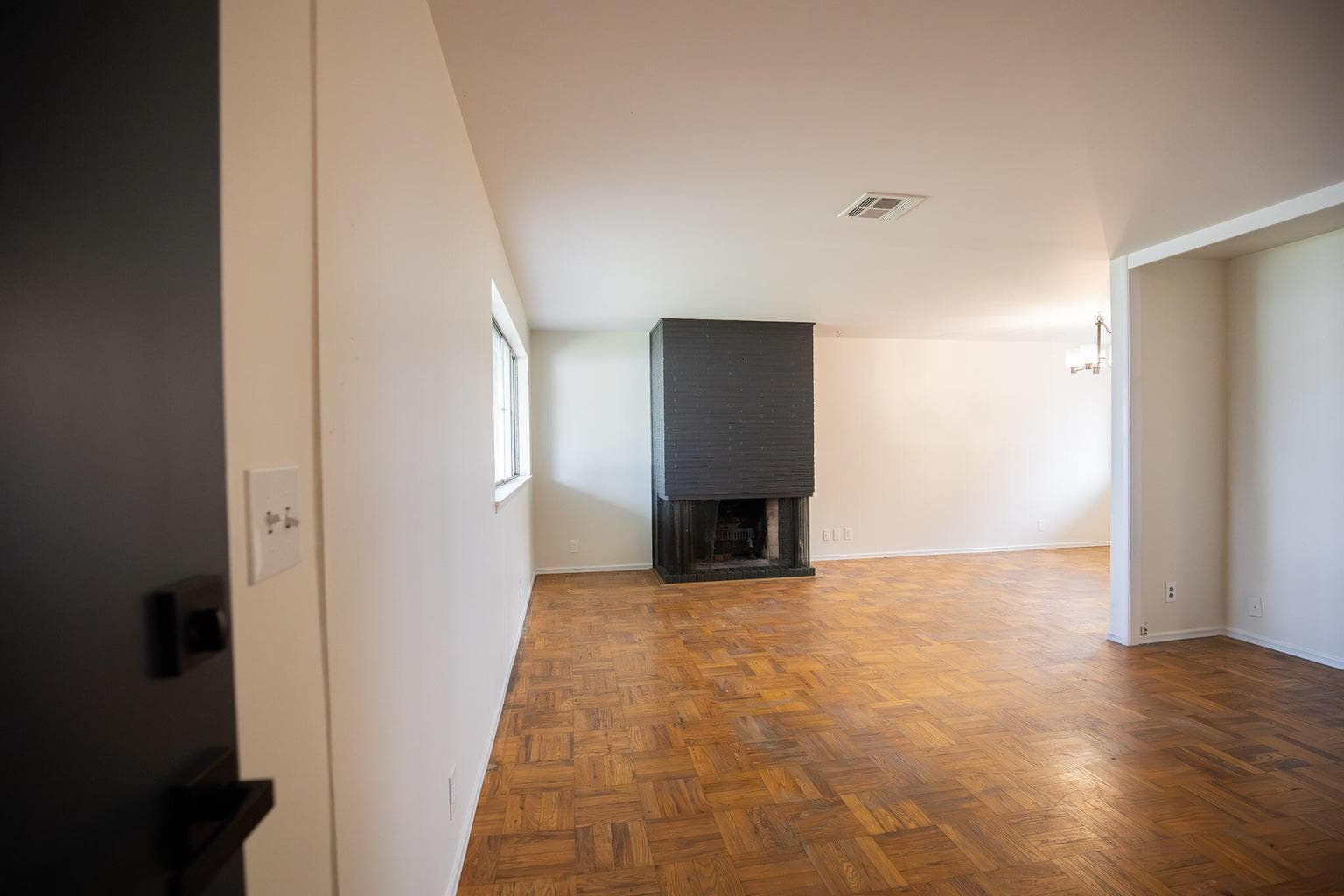 Photo of 10556 Wright 2 of 19