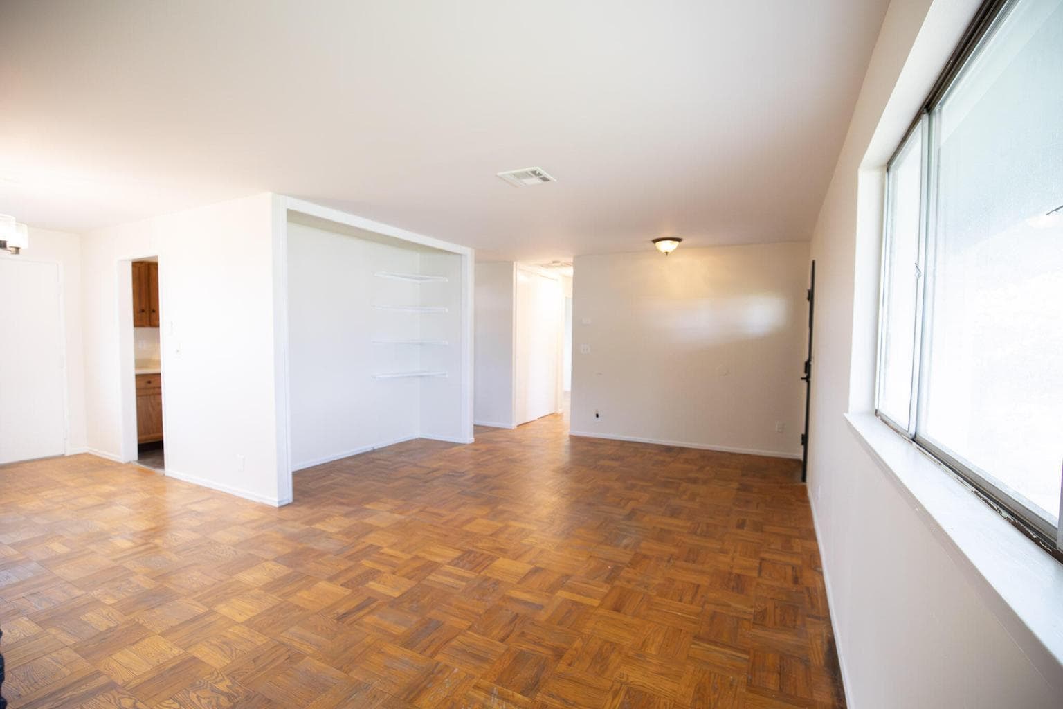Photo of 10556 Wright 4 of 19
