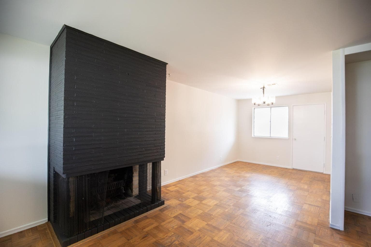 Photo of 10556 Wright 5 of 19