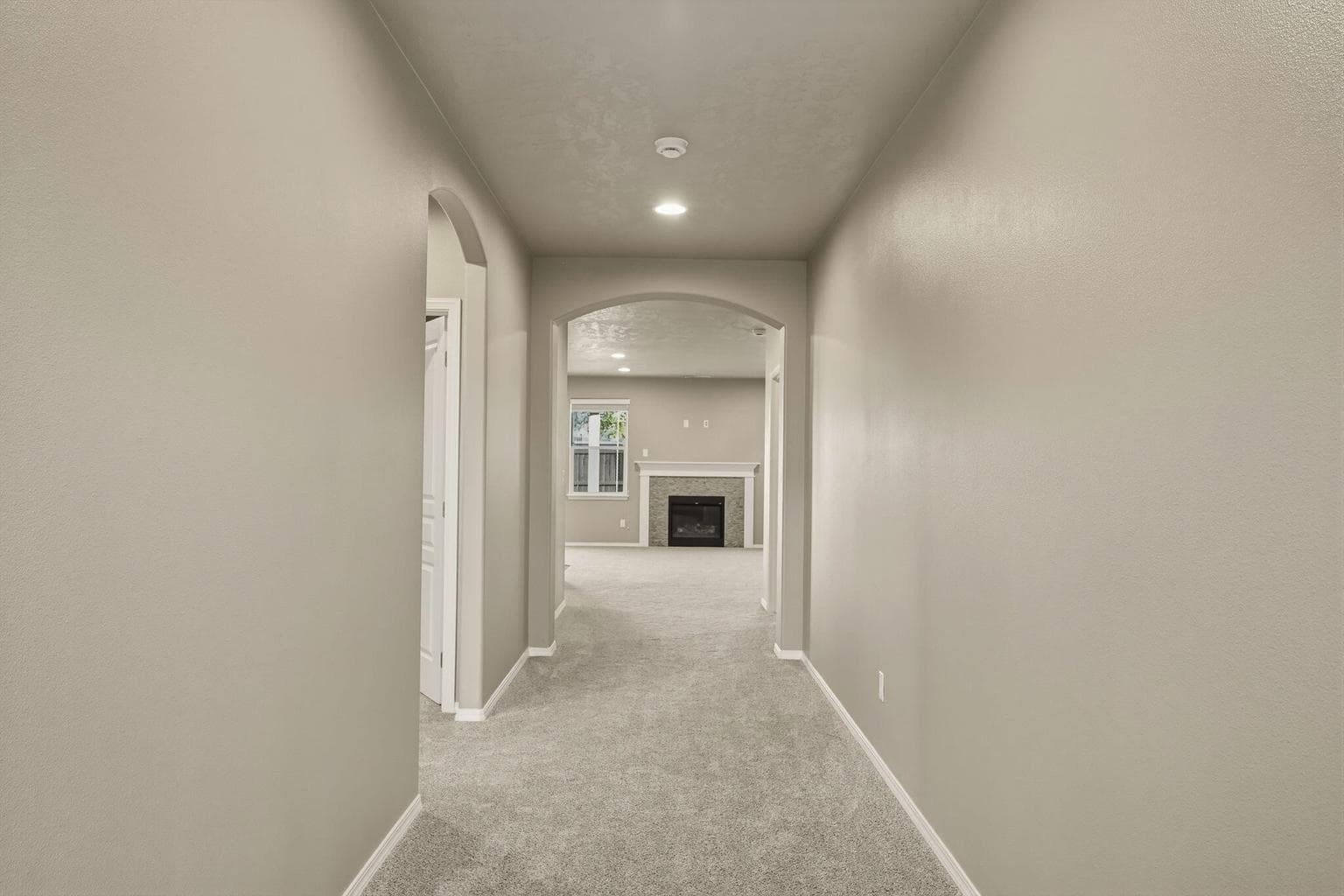 Photo of 2426 Hemlock 3 of 31