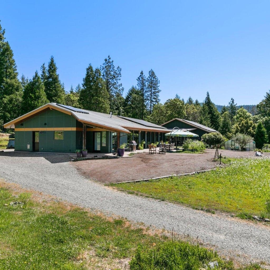 Photo of 1104 Upper Cow Creek 3 of 77