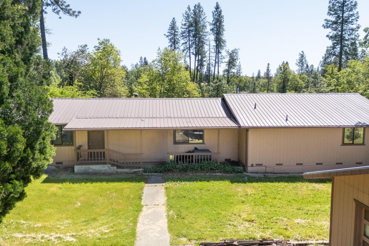Photo of 25066 Redwood 4 of 39
