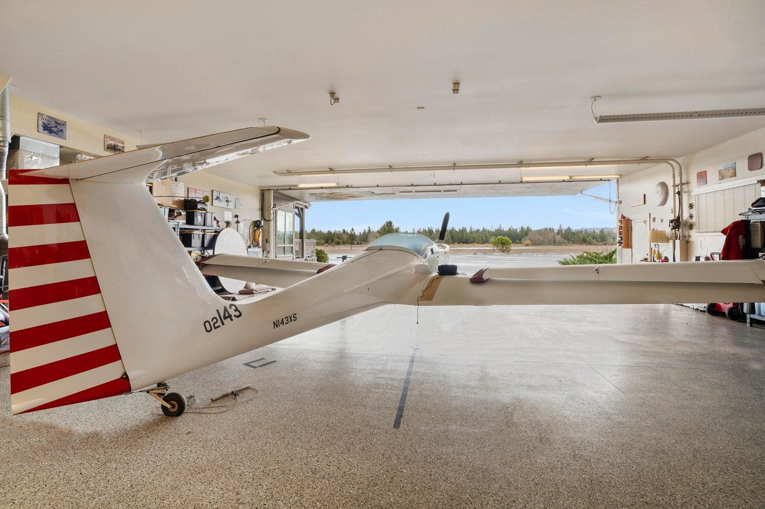 This remarkable residence offers a unique opportunity for luxury living, complete w/ taxiway access from the Sunriver Airport directly to your home.