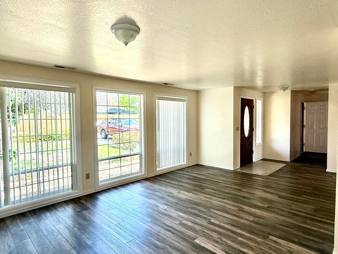 Photo of 3015 Milhoan 2 of 20