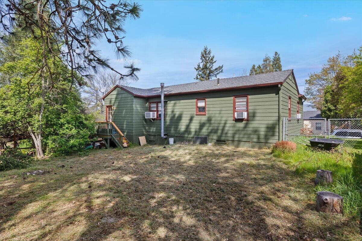 Photo of 1628 Parker 5 of 5