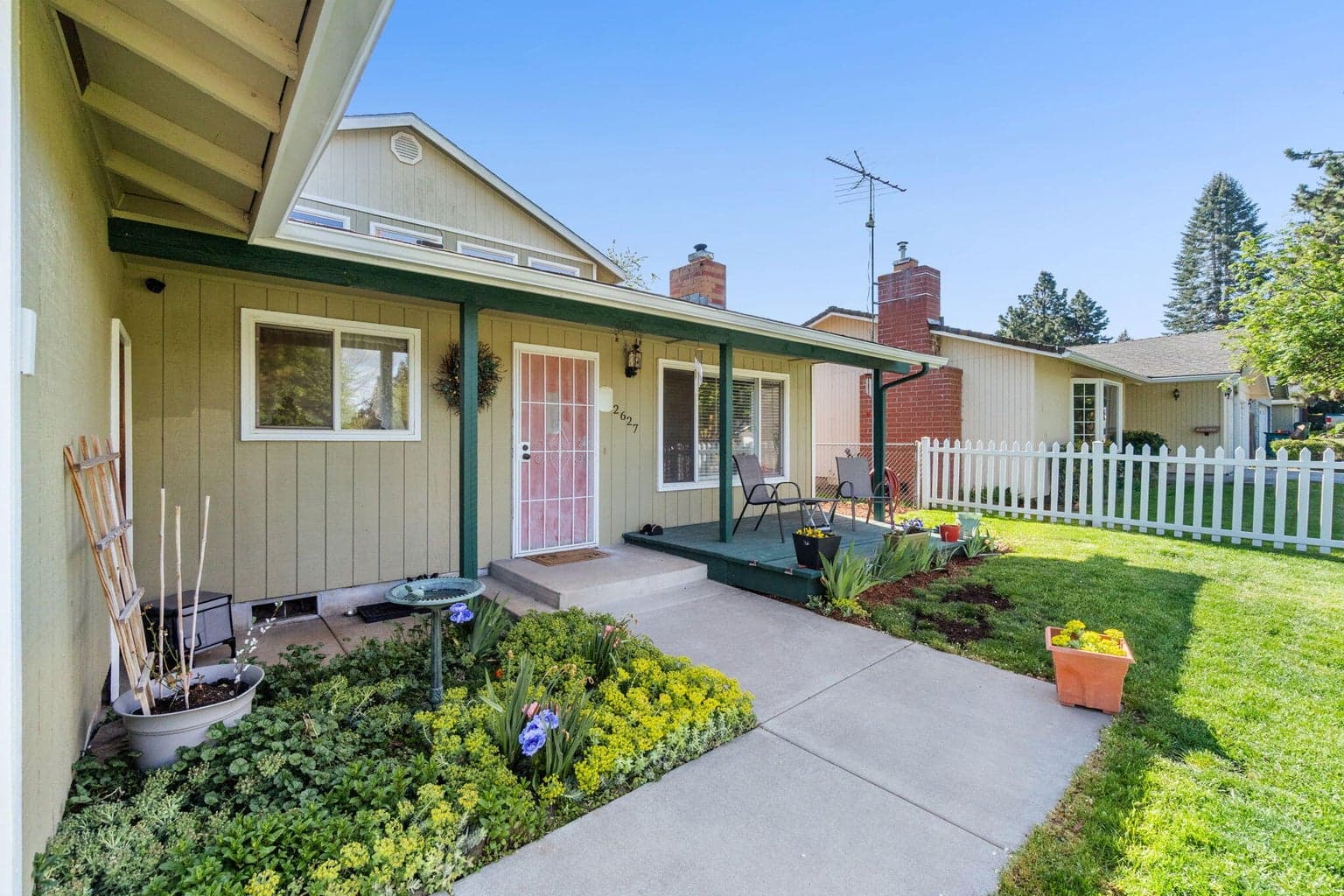 Photo of 2627 Berkeley 3 of 40