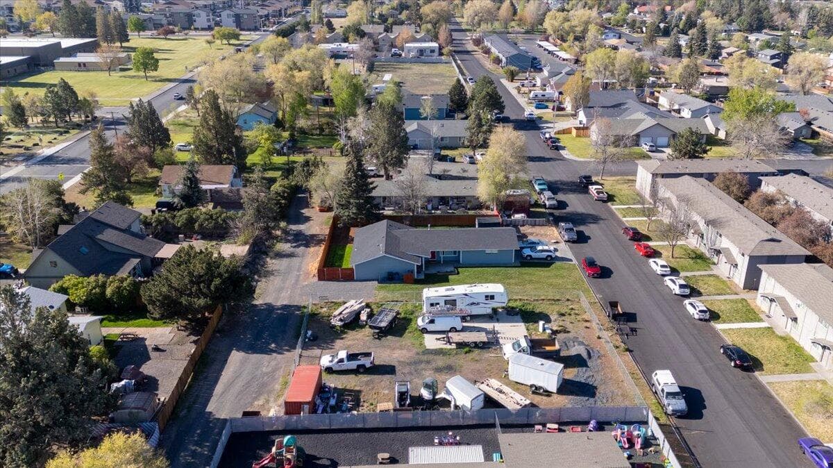 Photo of 1222 SW 16th Street 9 of 10