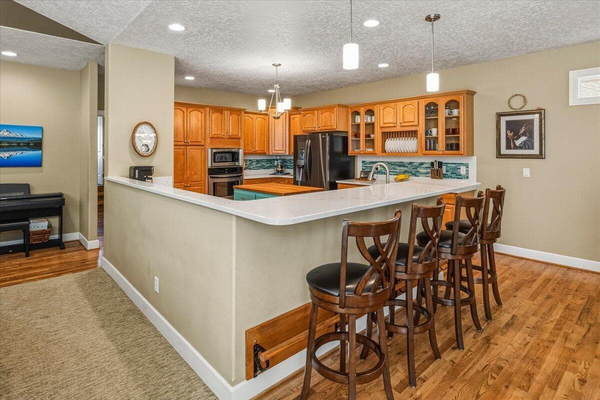 Photo of 4010 SW Majestic Avenue 11 of 55
