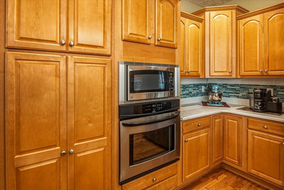 Photo of 4010 SW Majestic Avenue 15 of 55