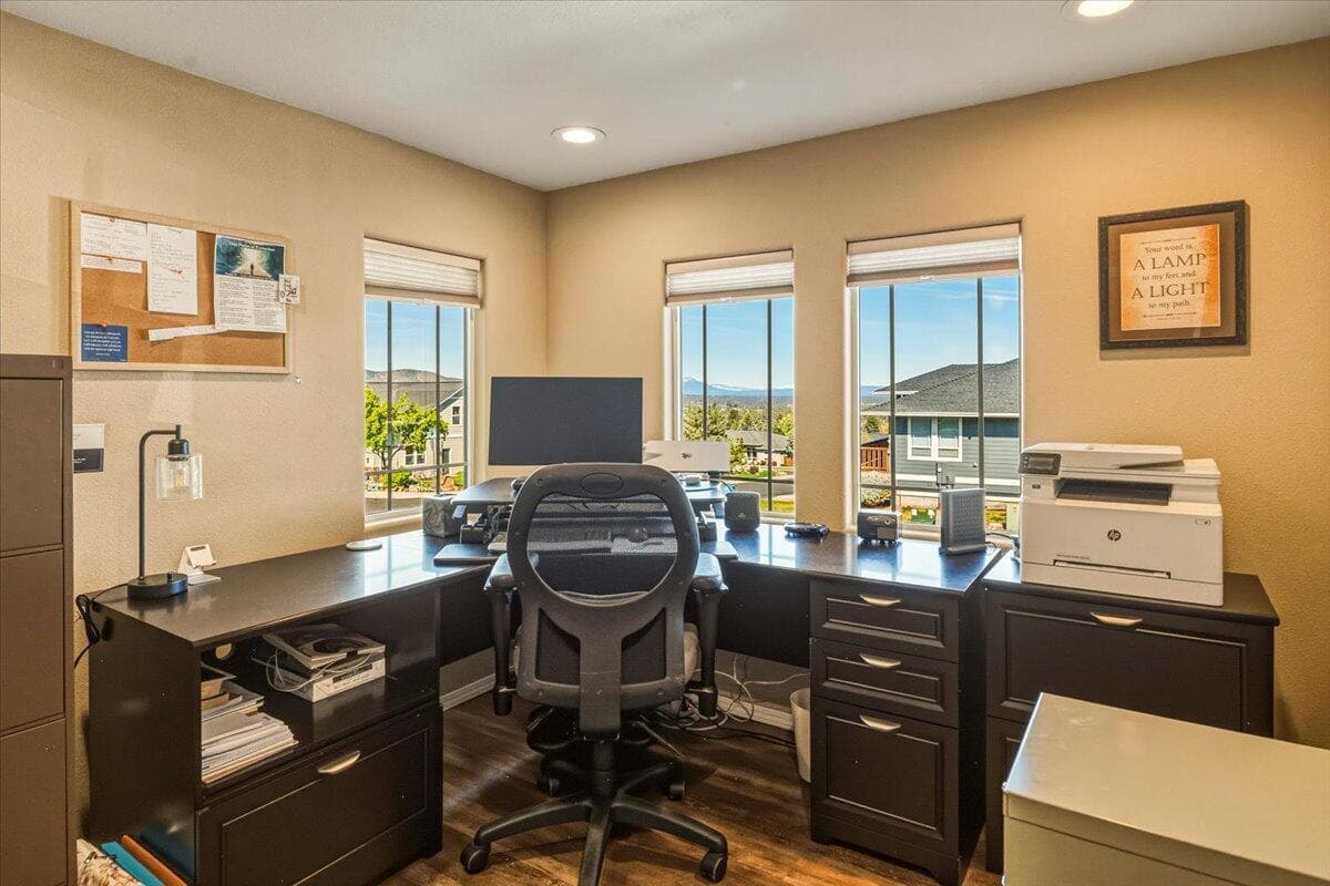 Photo of 4010 SW Majestic Avenue 18 of 55