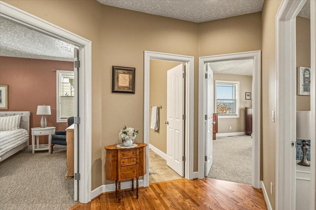 Photo of 4010 SW Majestic Avenue 20 of 55