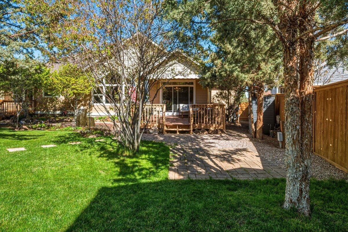 Photo of 4010 SW Majestic Avenue 37 of 55