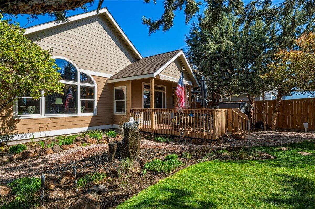 Photo of 4010 SW Majestic Avenue 40 of 55