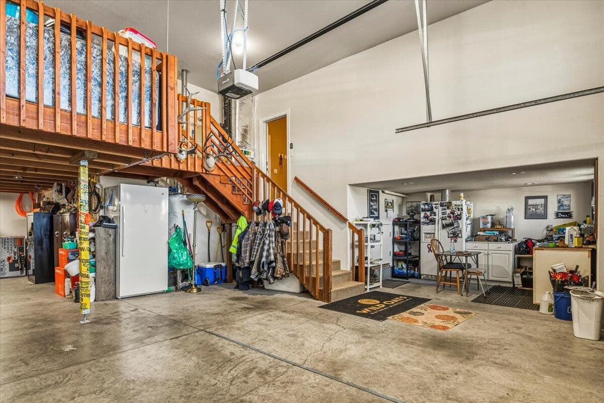 Photo of 4010 SW Majestic Avenue 48 of 55