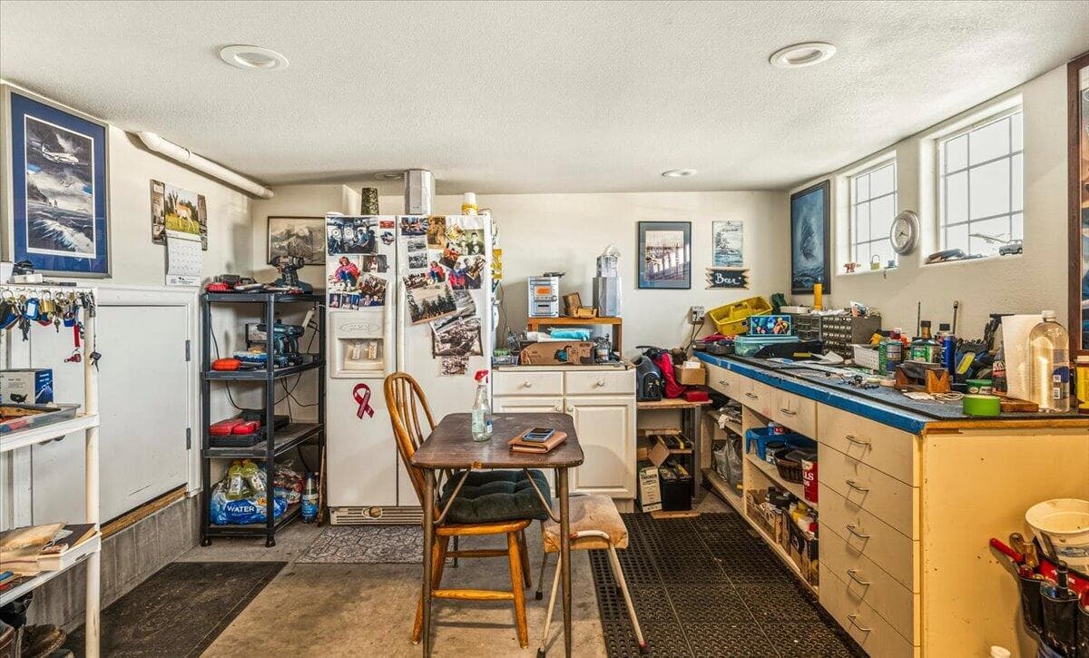 Photo of 4010 SW Majestic Avenue 49 of 55