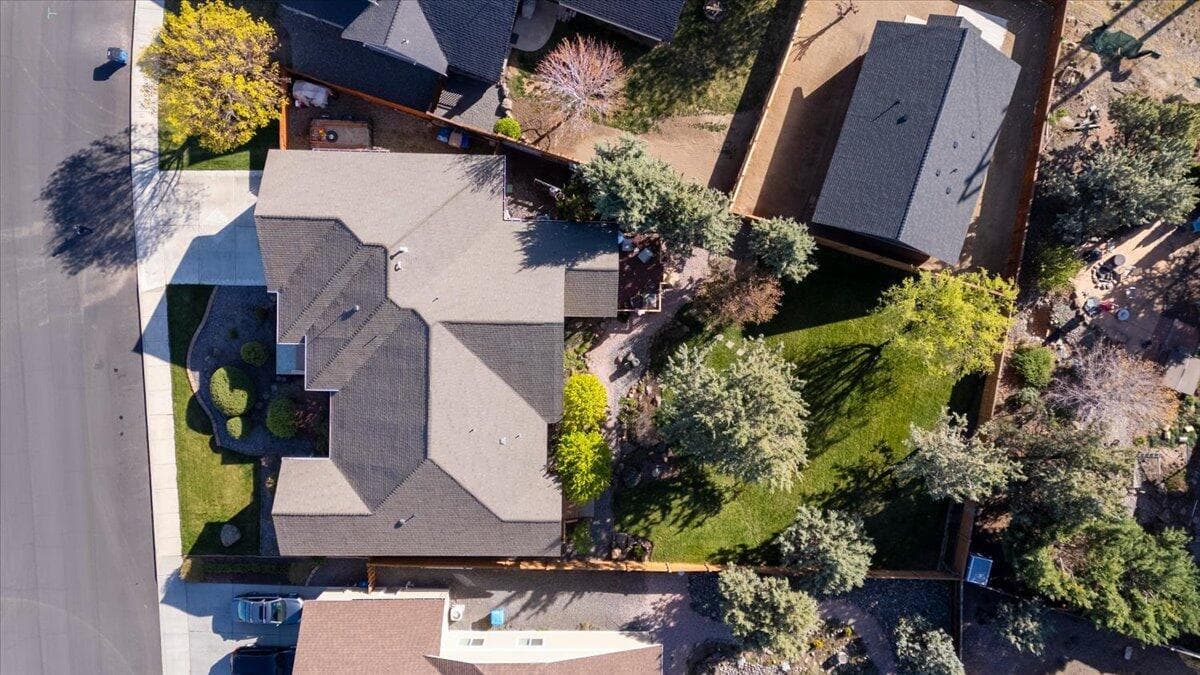 Photo of 4010 SW Majestic Avenue 53 of 55