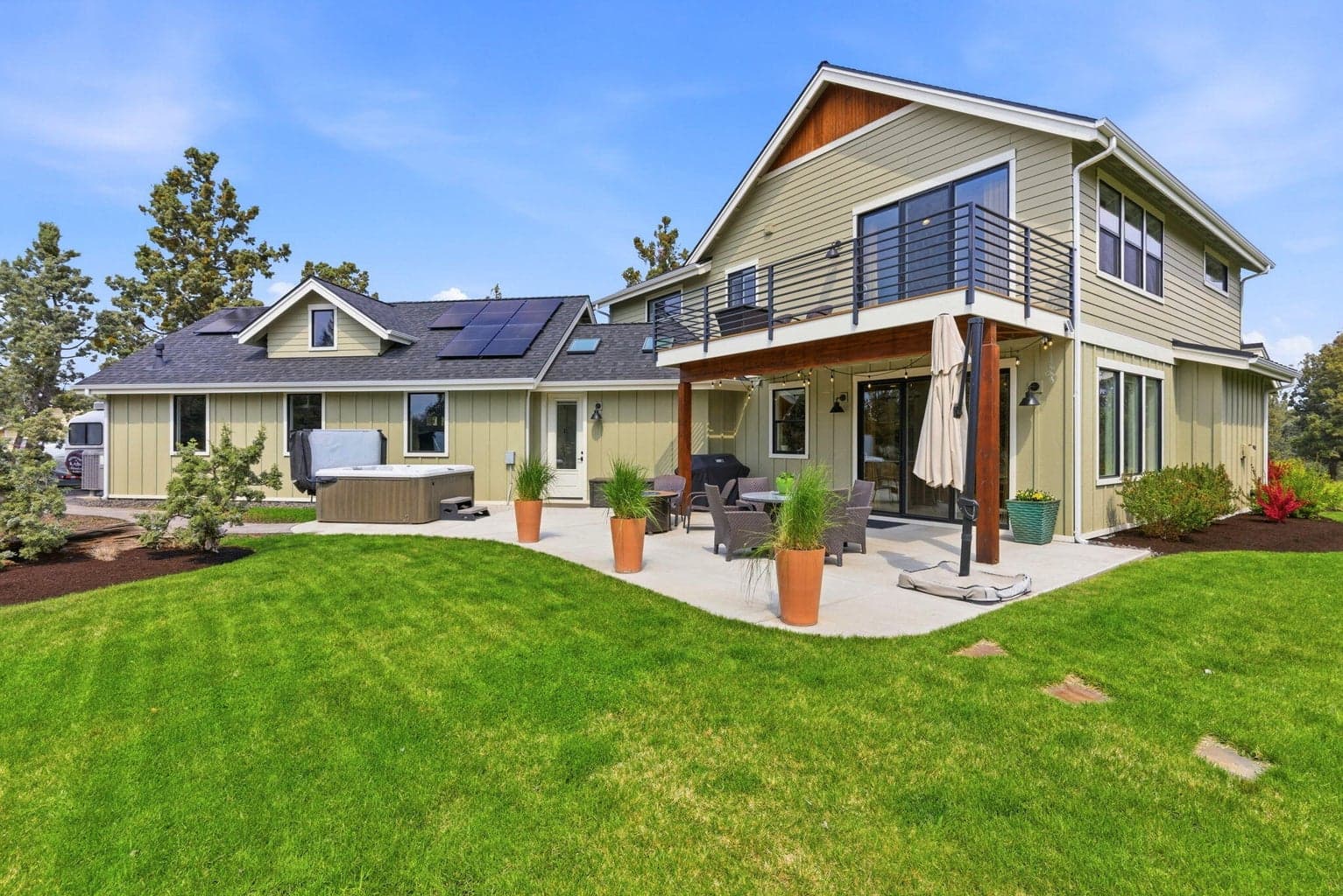 63557 Overtree, Bend, OR, 97701 property photo