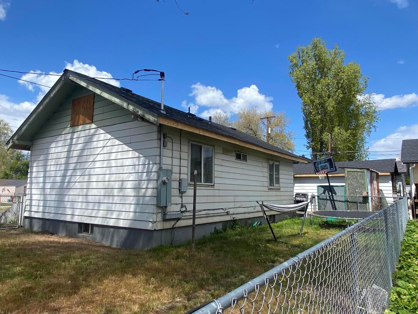 Photo of 825 Martin 3 of 17