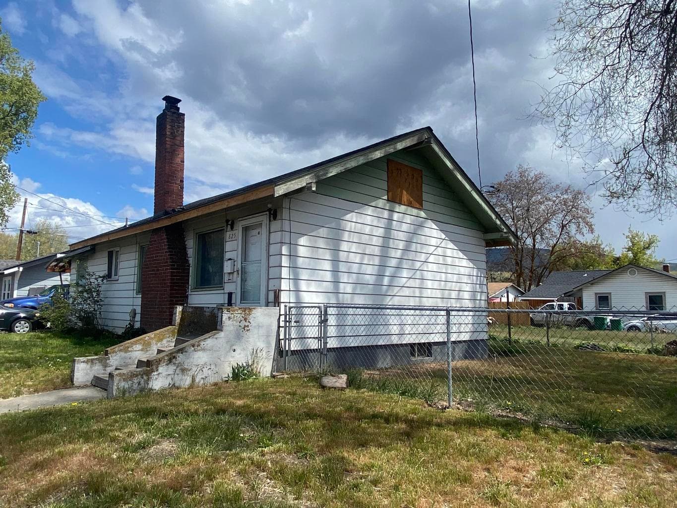 Photo of 825 Martin 4 of 17
