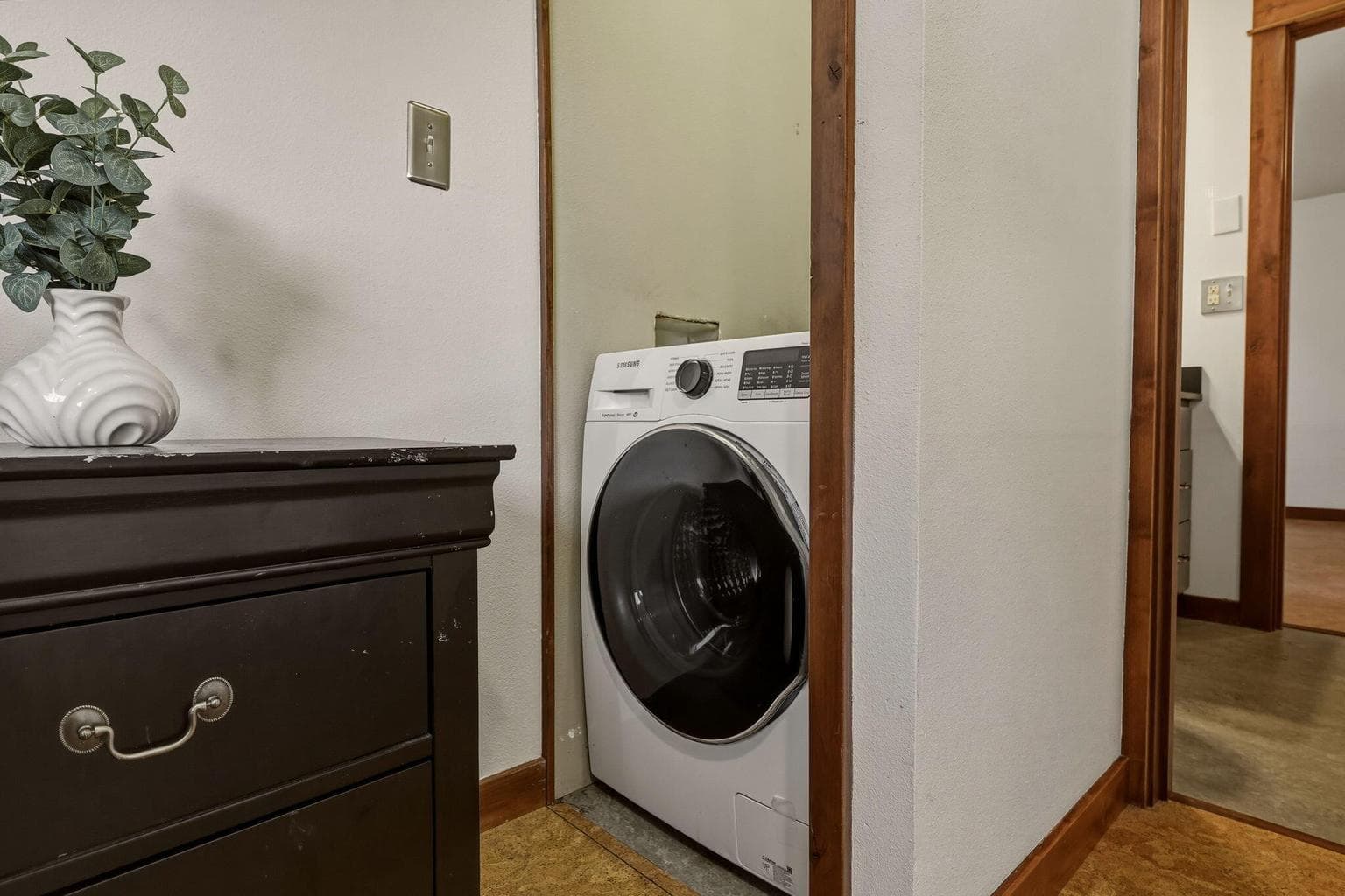 Photo of 1010 NW Roanoke Avenue 16 of 37