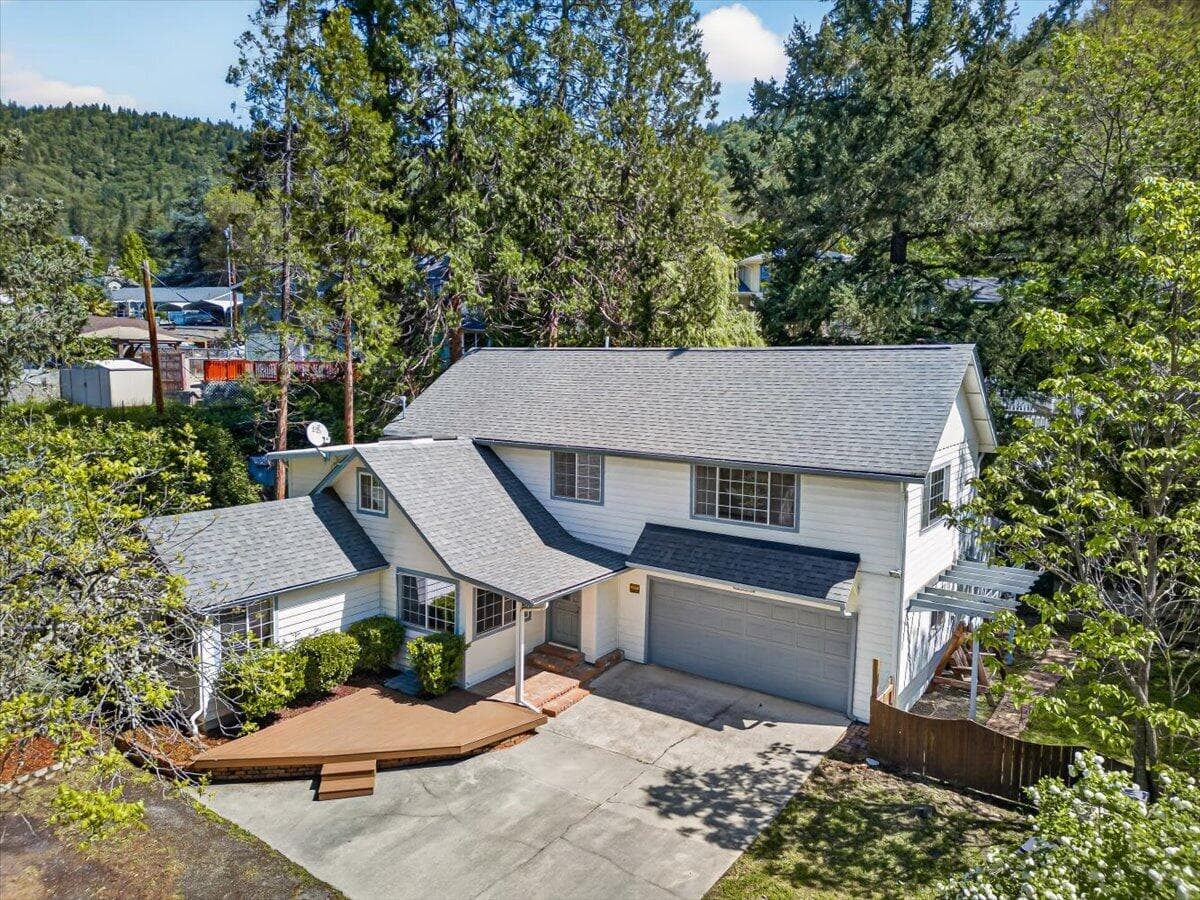Photo of 1635 Beacon 2 of 55