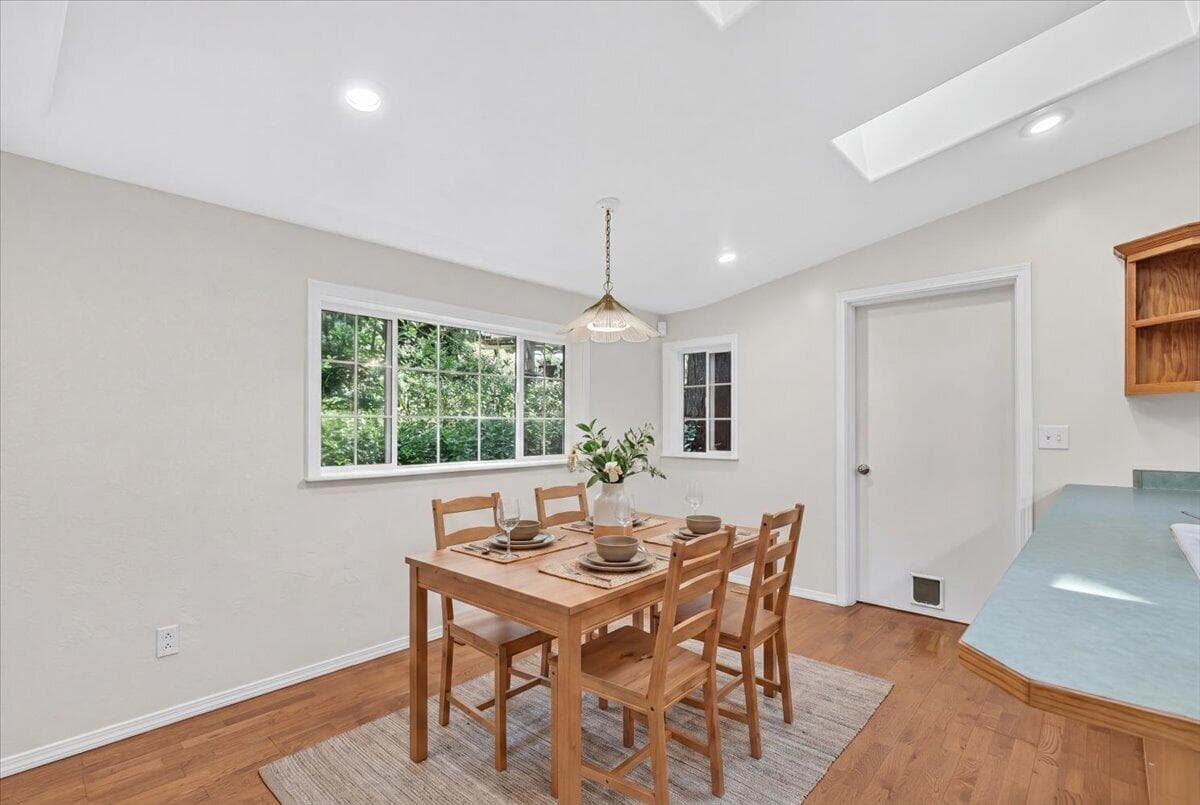Photo of 1635 Beacon 5 of 55