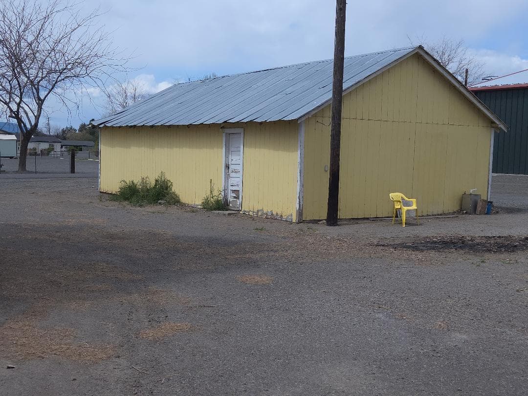 Photo of 31663 Highway 70 4 of 28