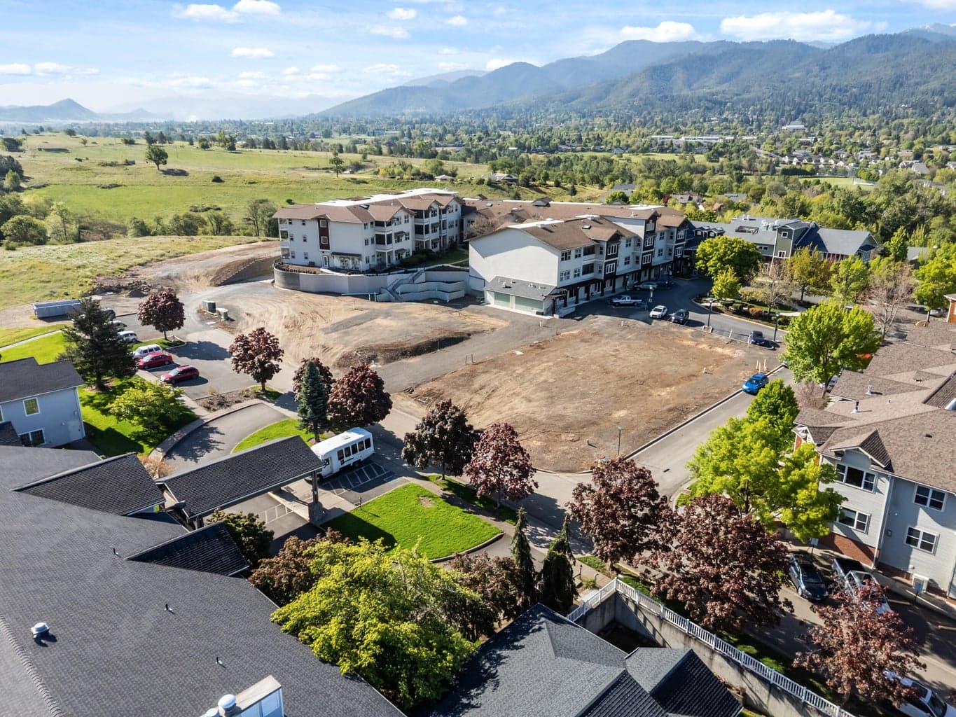 Photo of 993 Mountain Meadows 4 of 21