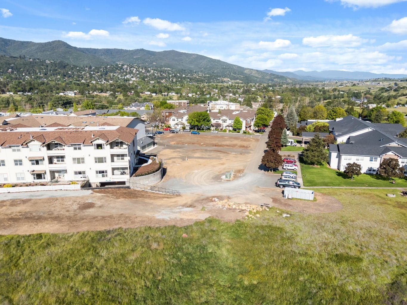 Photo of 993 Mountain Meadows 5 of 21
