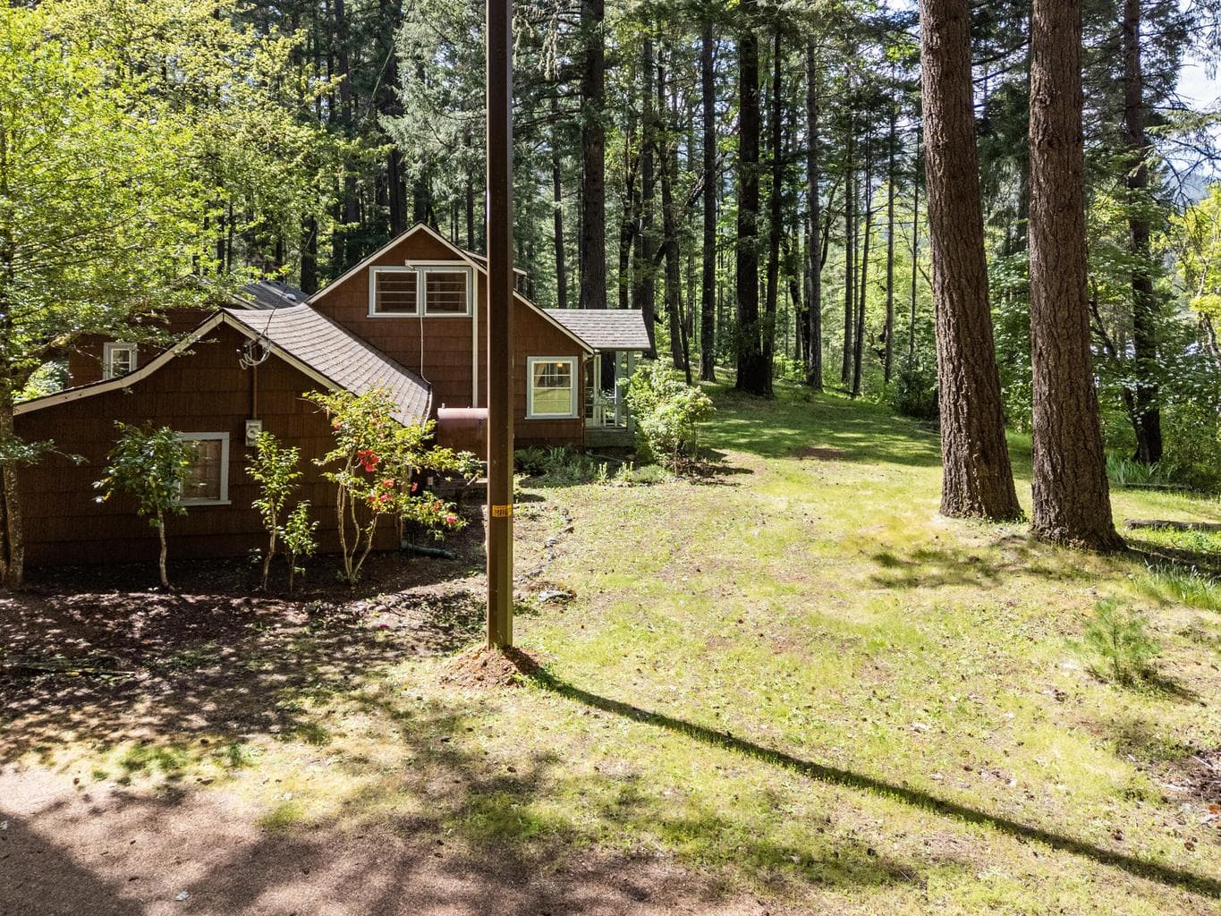 Photo of 27562 Redwood 2 of 51