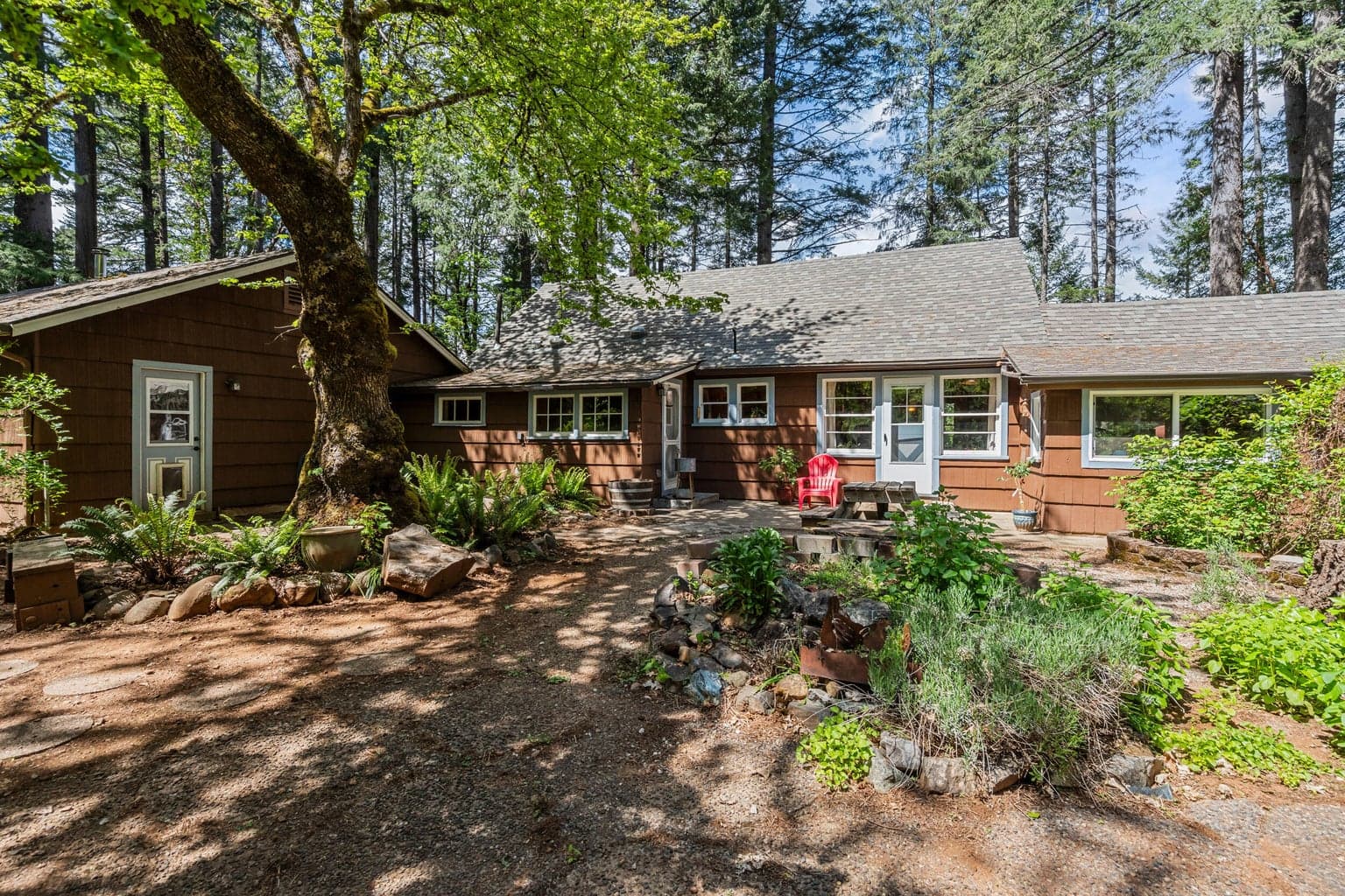 Photo of 27562 Redwood 4 of 51
