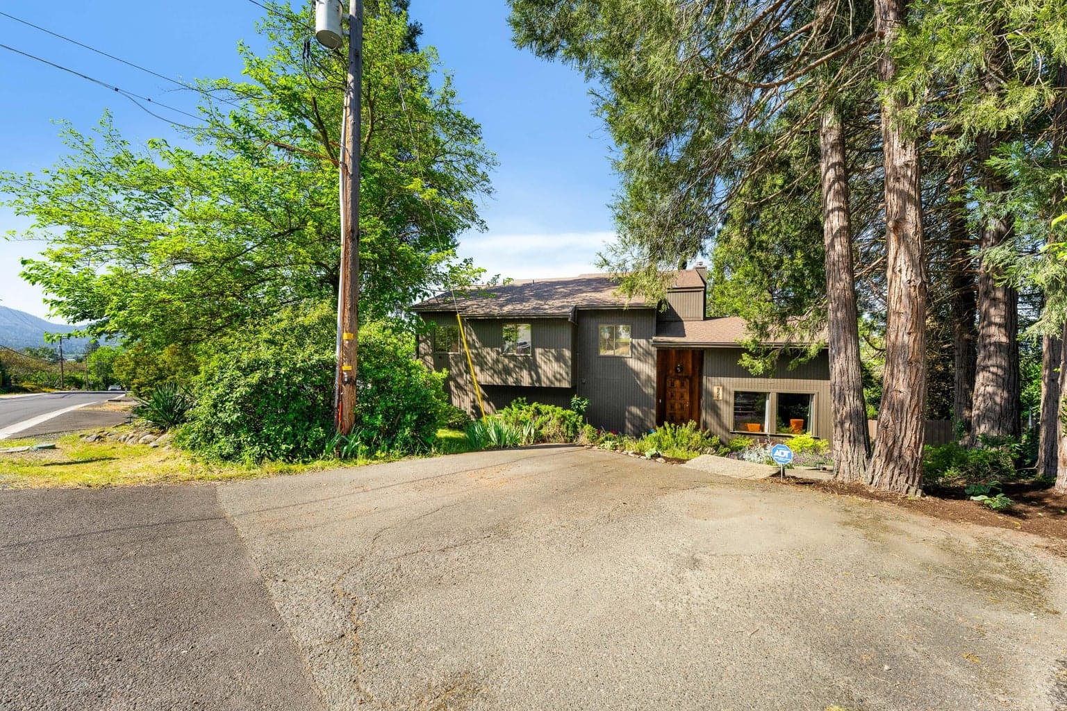 956 Beacon