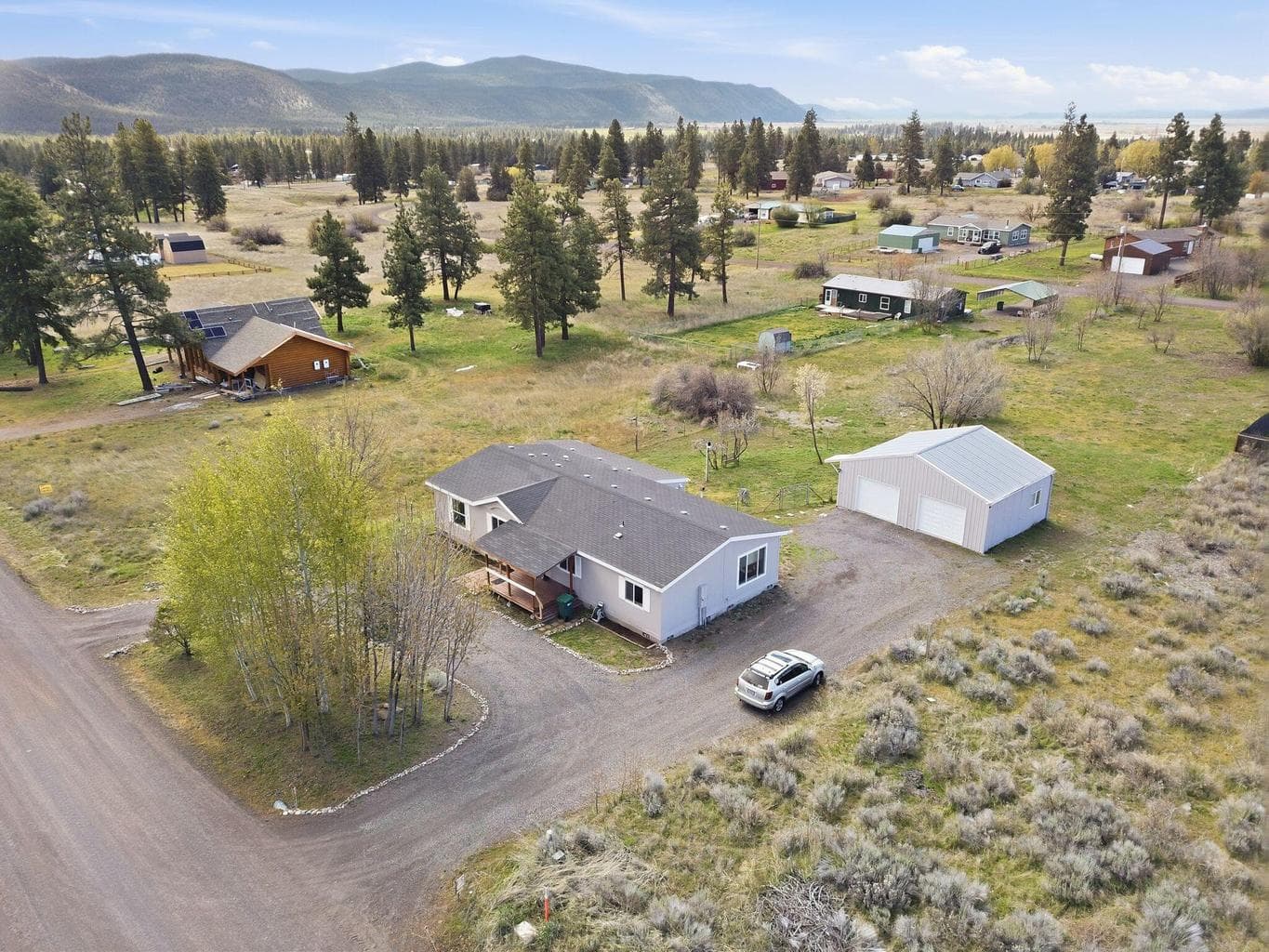 Photo of 2586 Meadow View 4 of 45