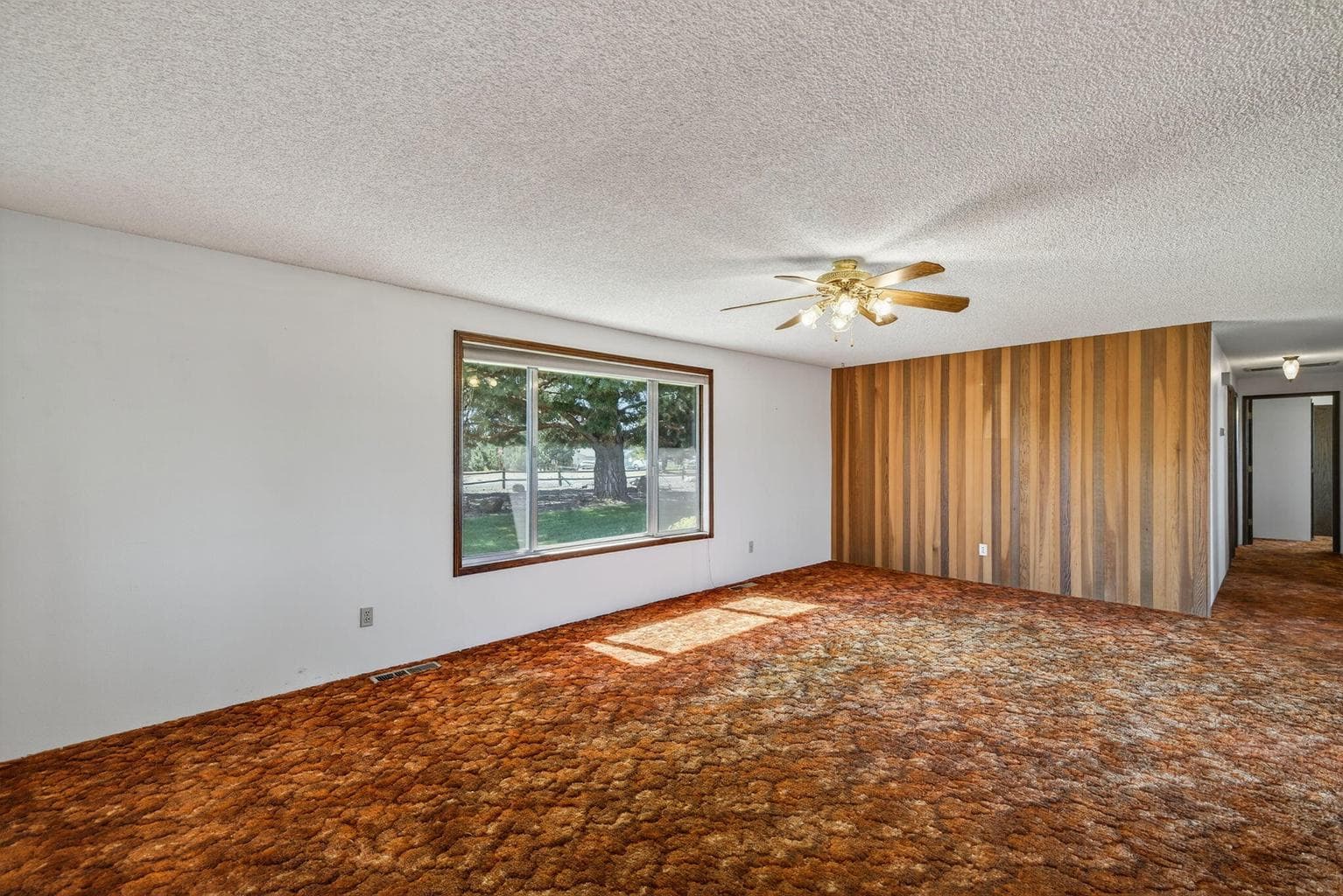 Photo of 951 SE Rancho Lane 10 of 47