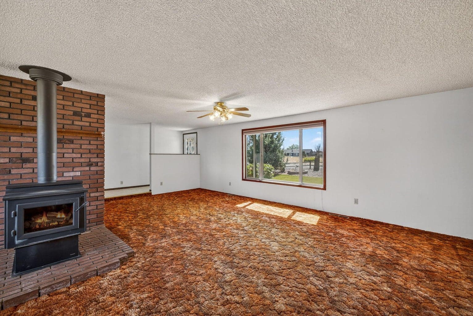 Photo of 951 SE Rancho Lane 9 of 47