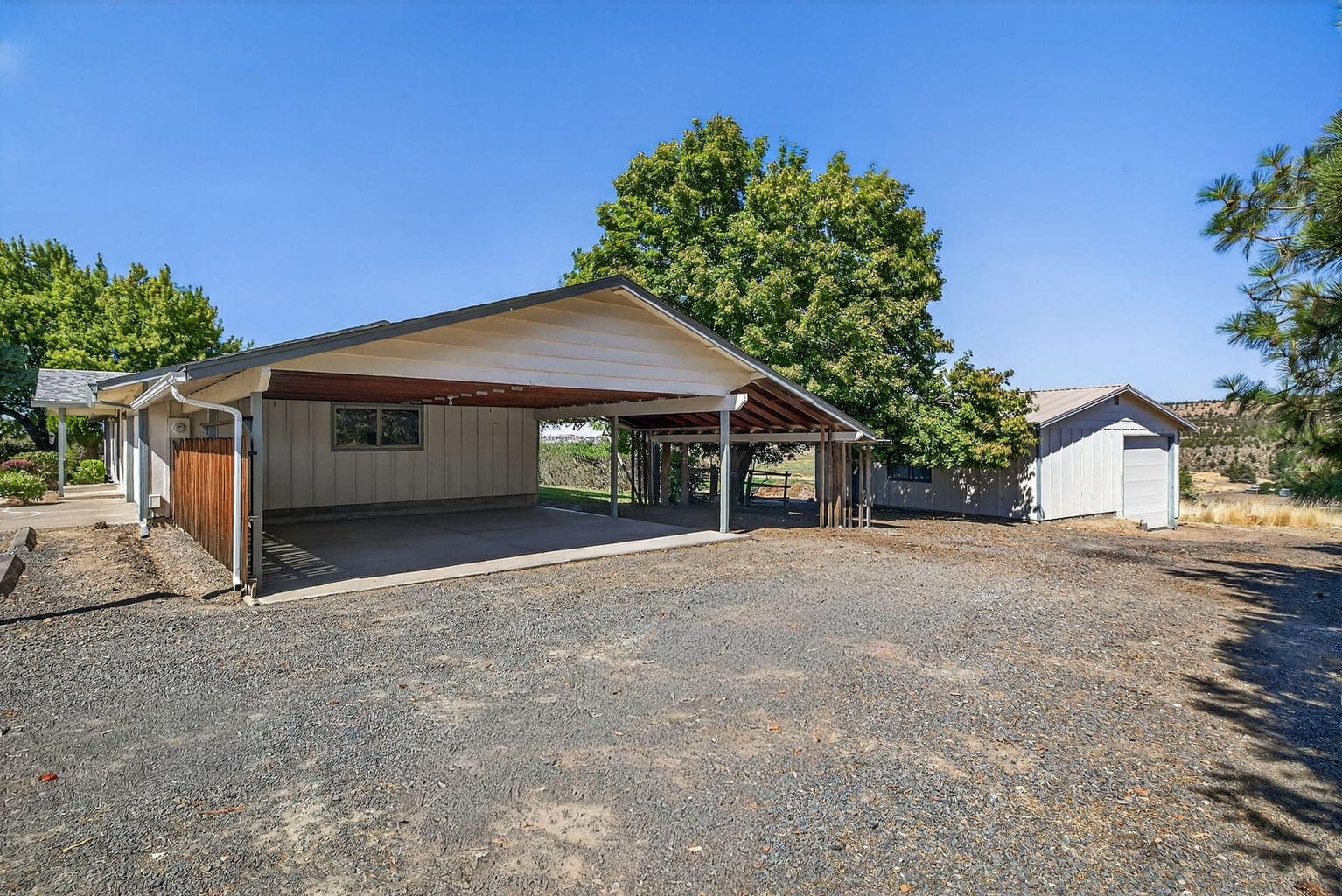 Photo of 951 SE Rancho Lane 26 of 47
