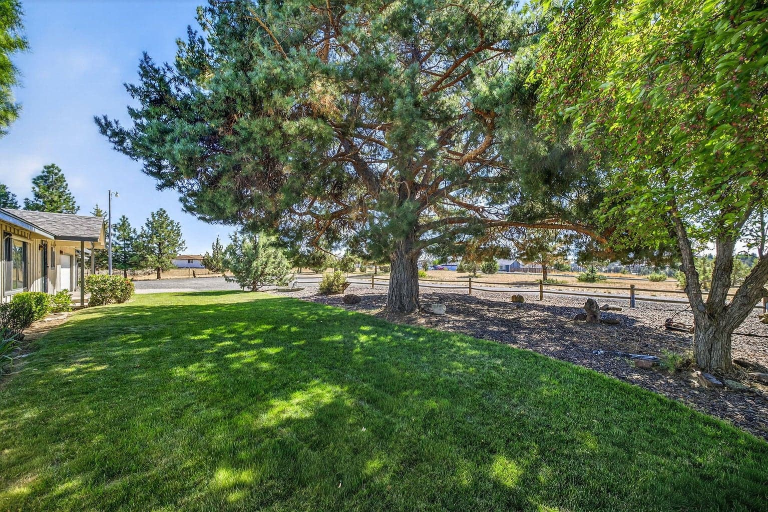 Photo of 951 SE Rancho Lane 25 of 47