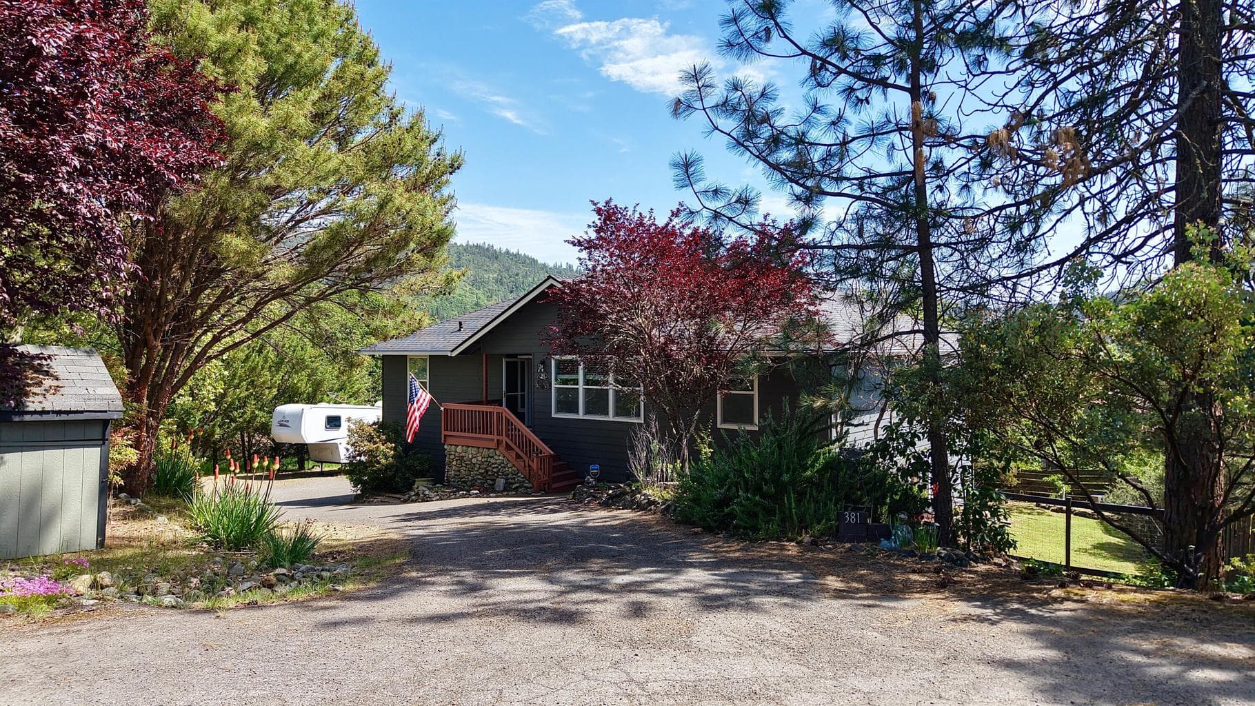 Photo of 381 Pinetop 3 of 66