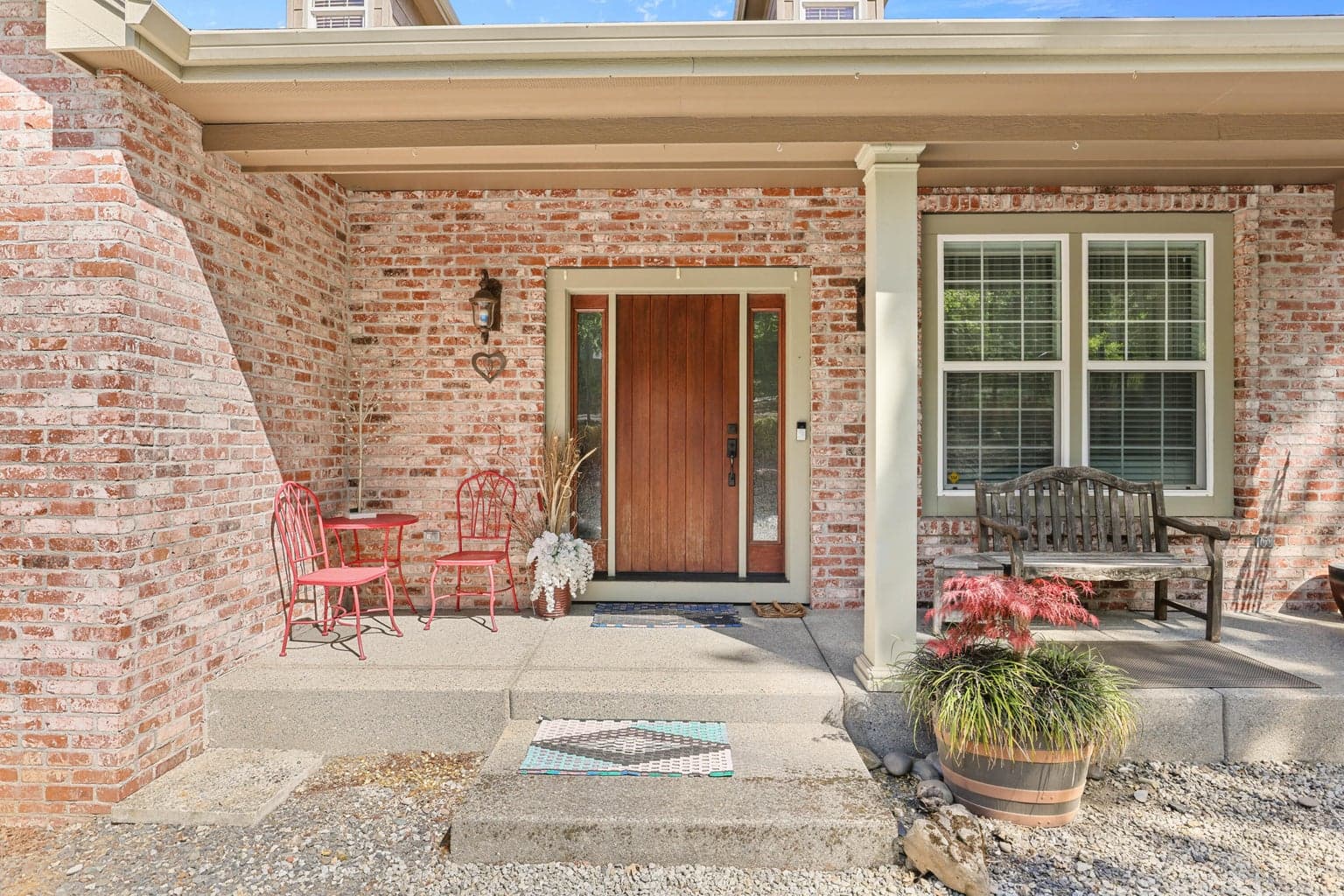 Photo of 935 Applegate 2 of 43