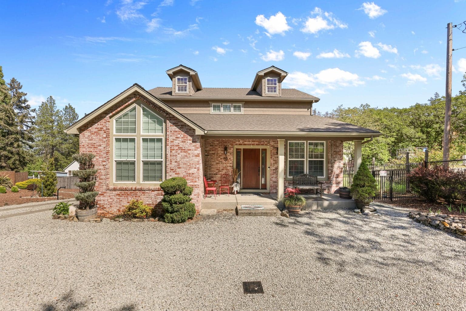 935 Applegate, Jacksonville, 97530