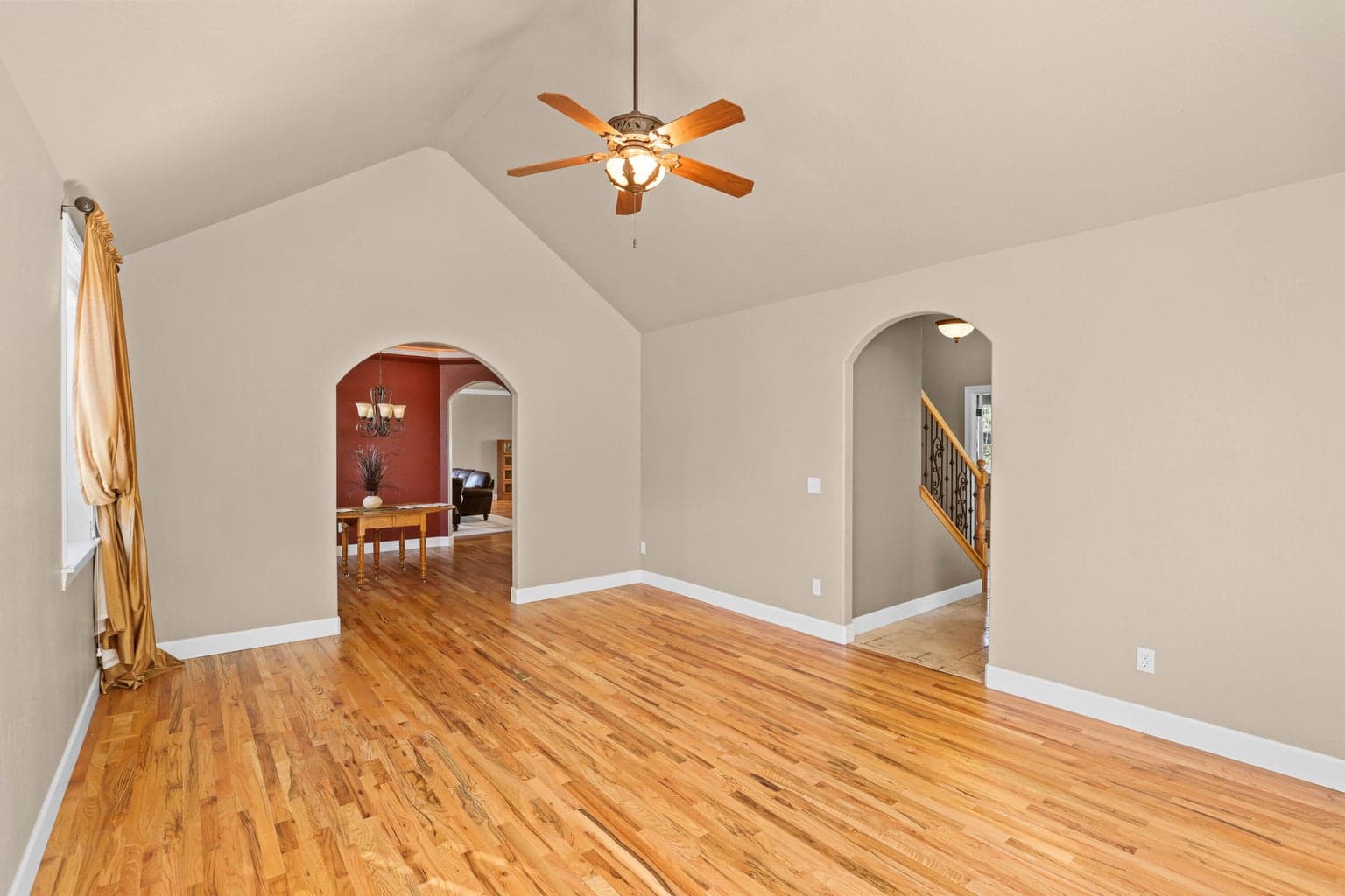 Photo of 935 Applegate 5 of 43