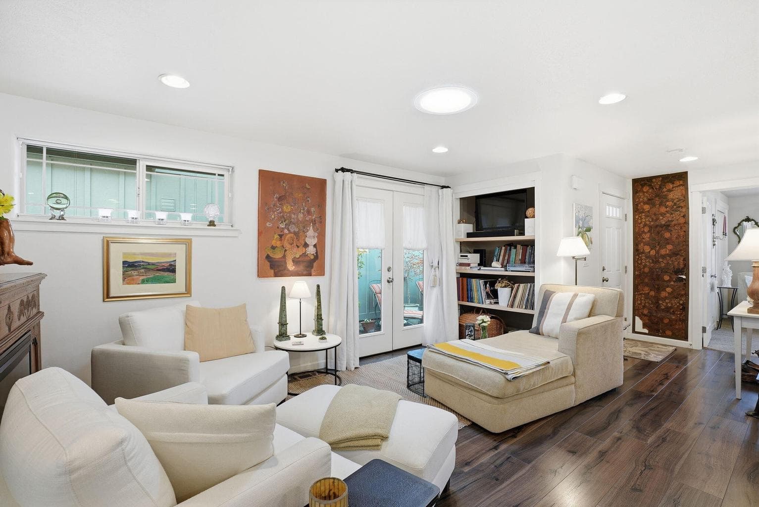 Photo of 240 30th Street 4 of 27