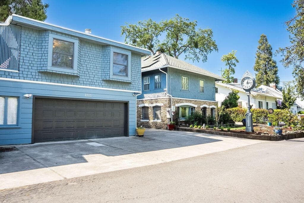 Photo of 200 Medford Heights 4 of 79