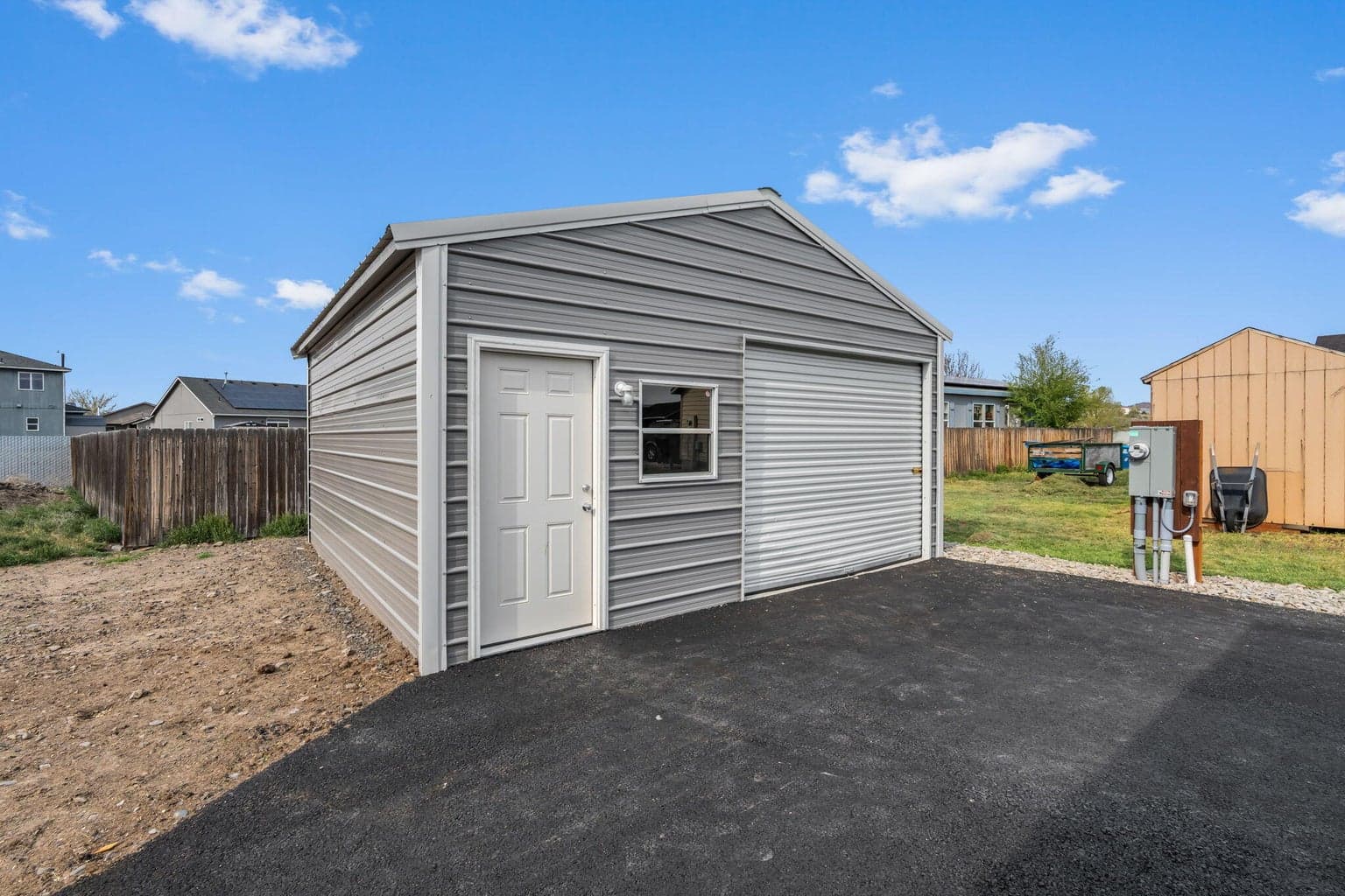 20x20 single use garage/work shop w/60 amp electric and concrete floor, roll up door is 10x8