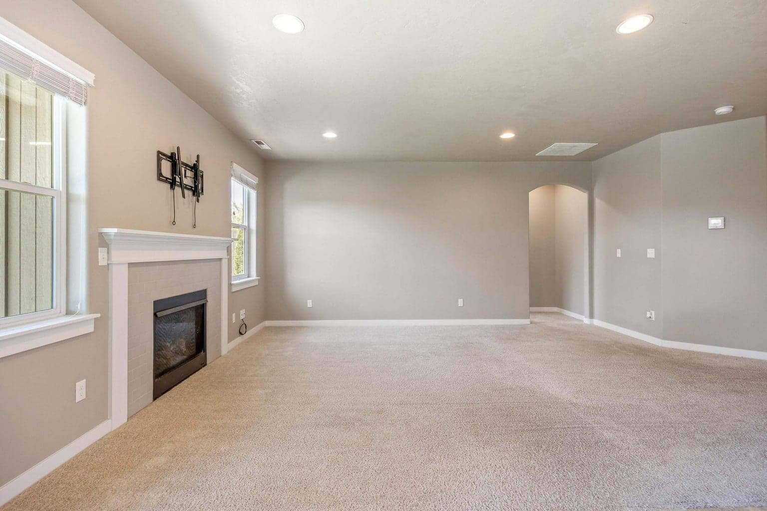 Photo of 2510 Hemlock 5 of 32